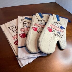 Kitchen Towels and Oven Mitts. NWT